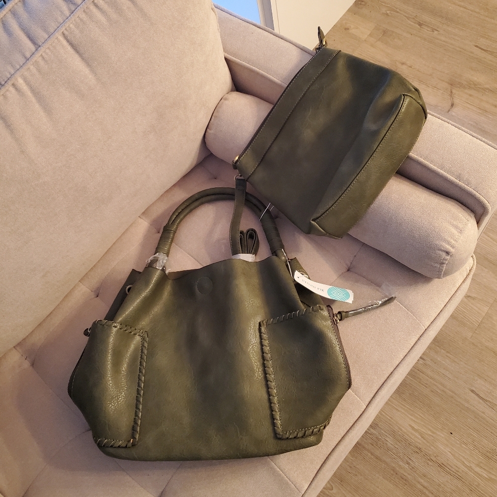 NWT Green Vegan Leather 2 Piece Women's Handbag/Shoulder Bag & Cross Body Bag